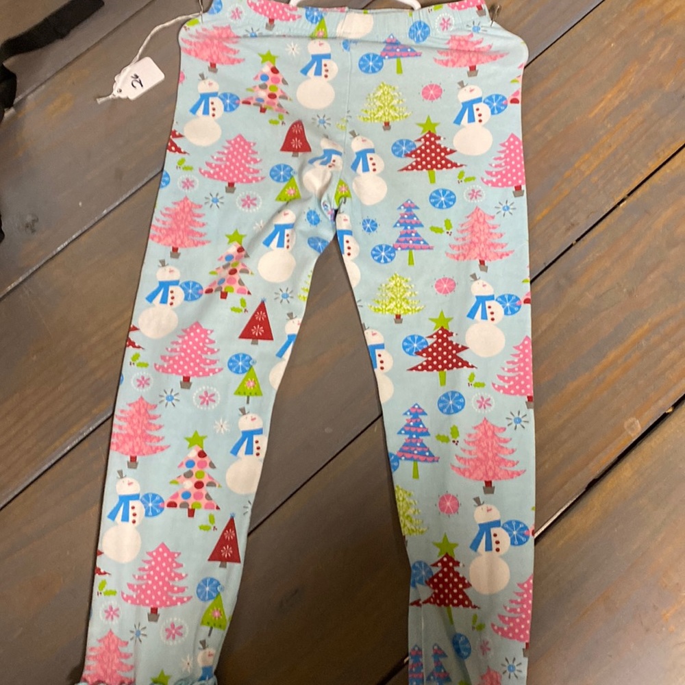 Girls size 6 Christmas bottoms.
